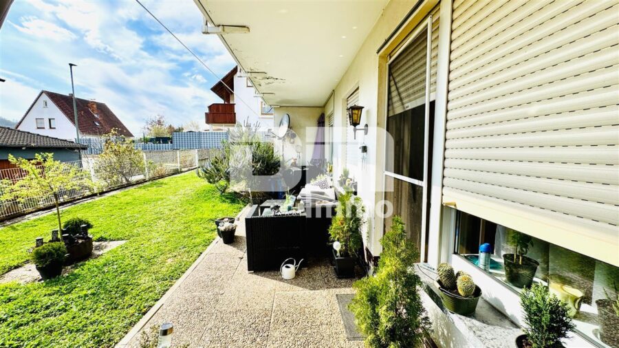 Hochwertiges Drei- bis Vierfamilienhaus in erhobener Ortsrandlage mit Panoramablick - Souterrain Terrasse
